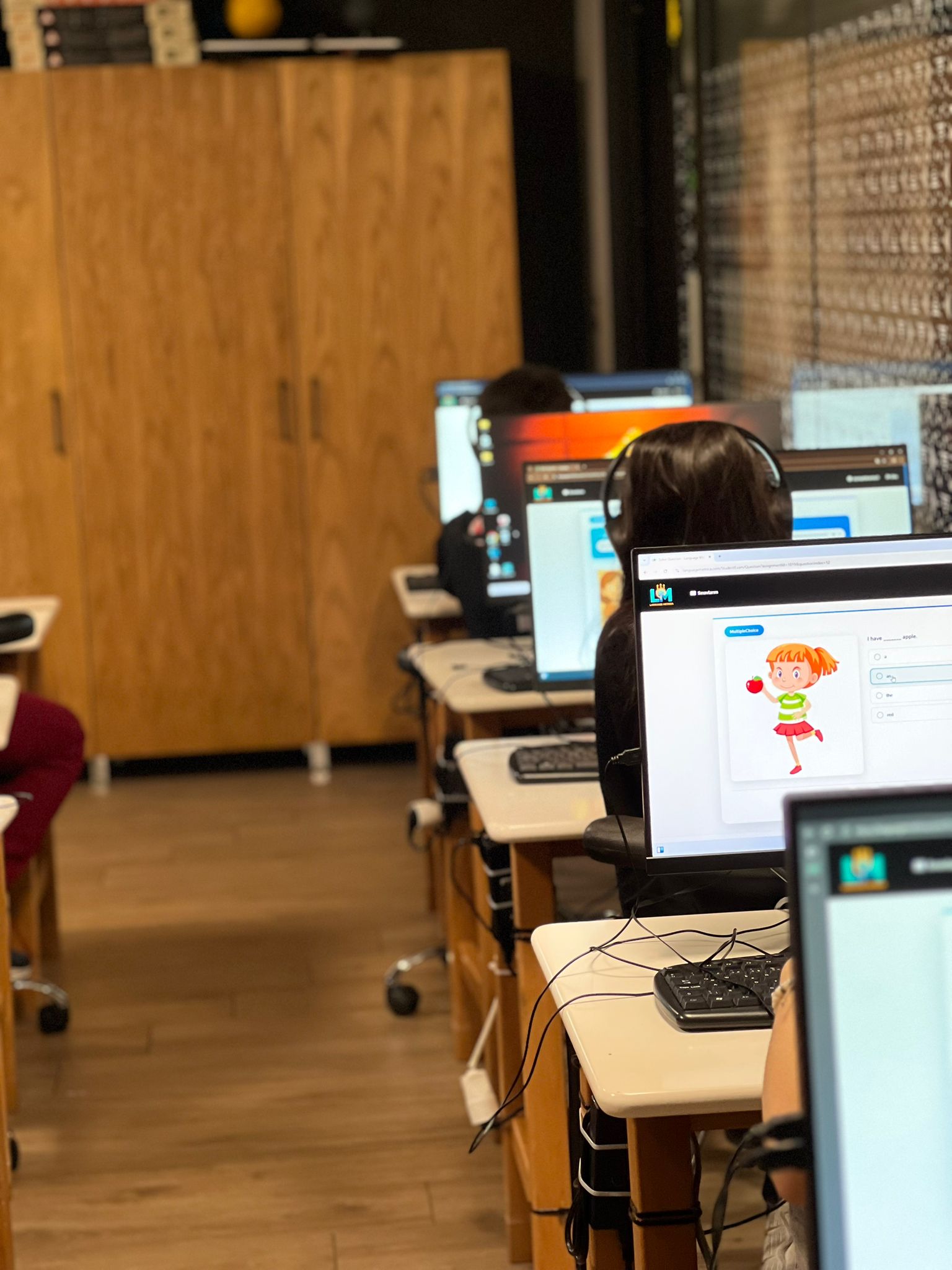 Students taking exams on Language Metrica